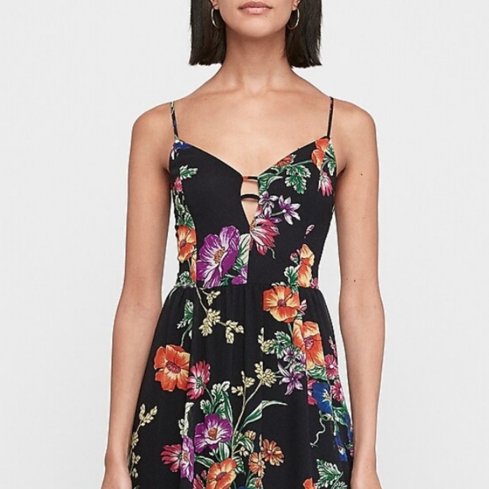 FLORAL CUT-OUT MAXI DRESS - Picture 3 of 4